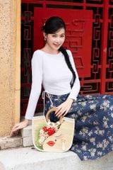 Chân váy denim hoạ tiết chùm hoa