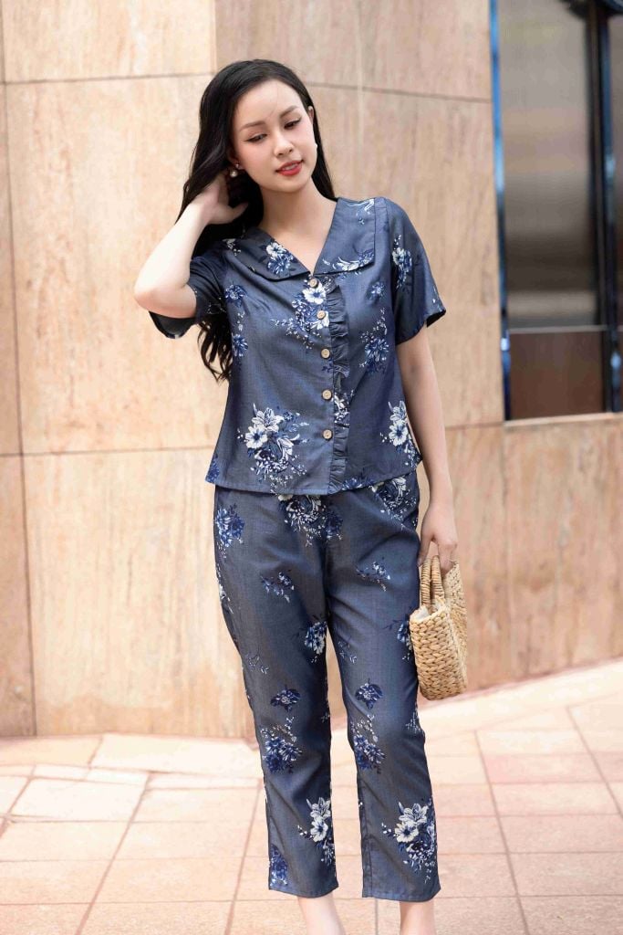 Đồ bộ dài có tay cổ vạn hoa hoạ tiết hoa ly