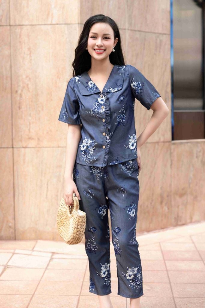 Đồ bộ dài có tay cổ vạn hoa hoạ tiết hoa ly