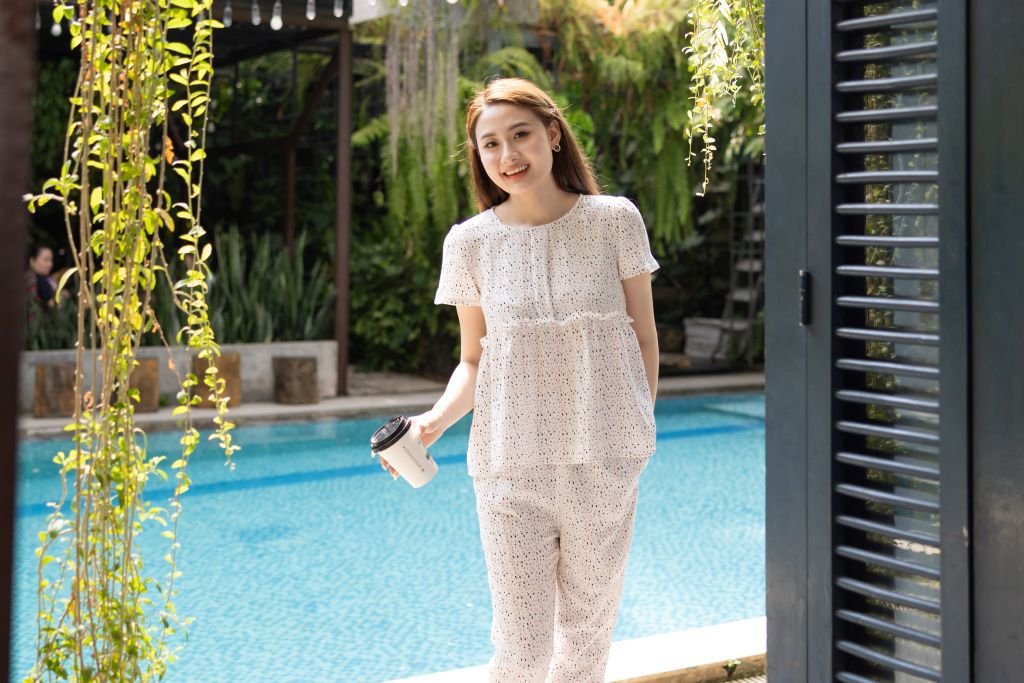 Đồ bộ dài có tay baby doll chấm hoa trắng