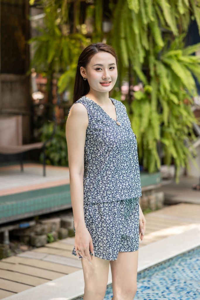 Đồ bộ đùi thiết kế nút chéo hoa mùa hè