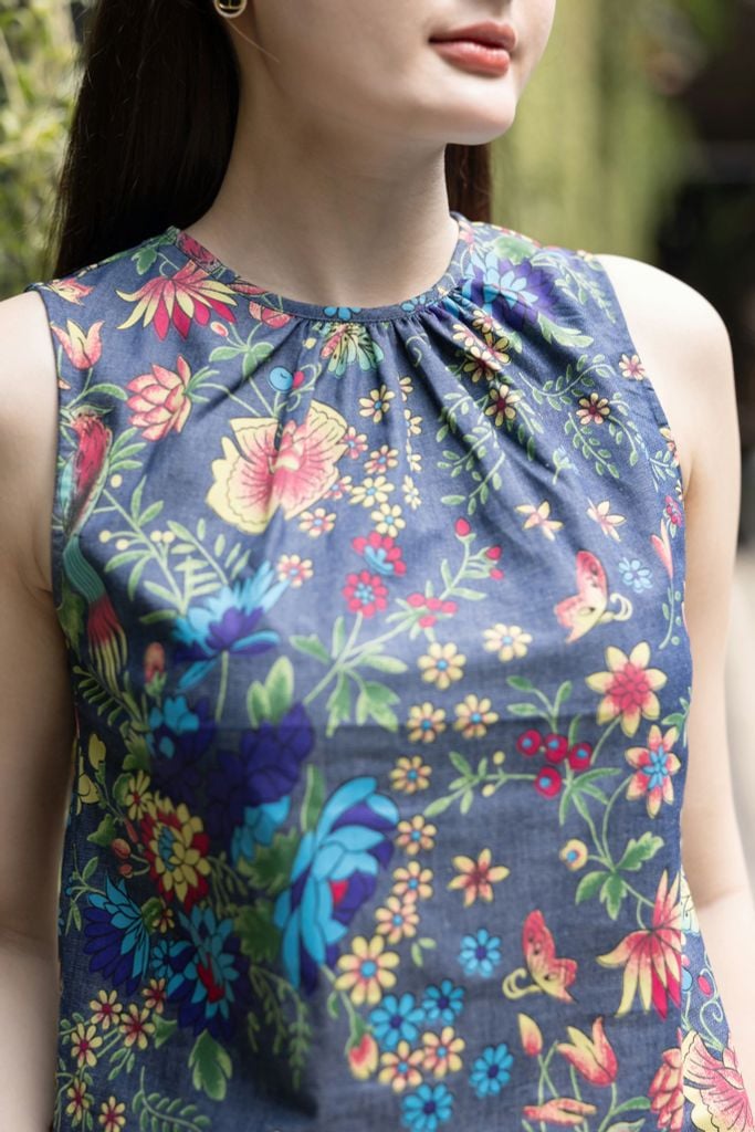 Đồ bộ đùi không tay cổ yếm hoa sen