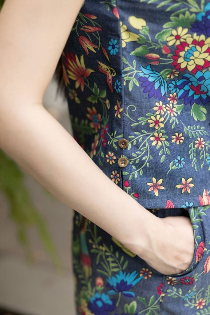 Đồ bộ đùi không tay cổ yếm hoa sen
