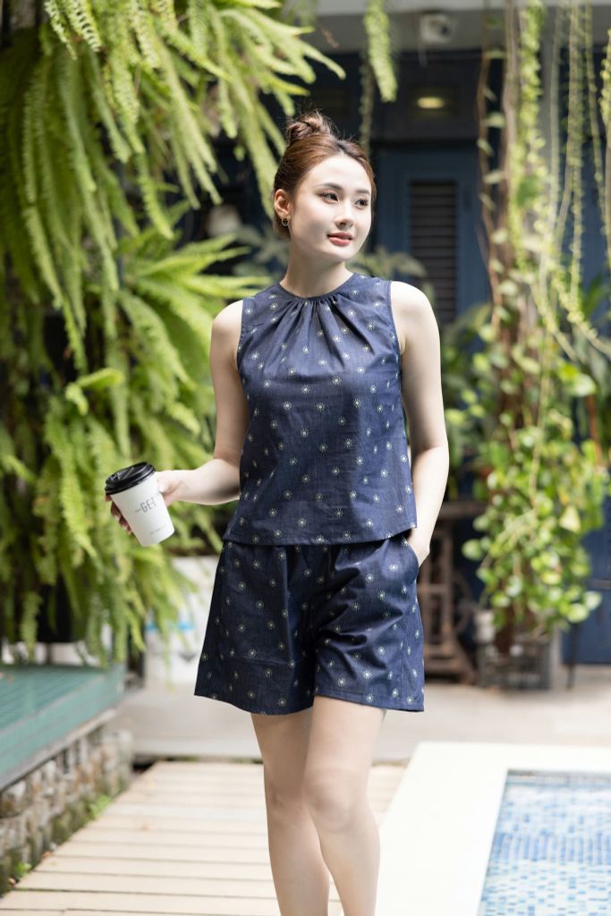 Đồ bộ đùi không tay cổ yếm hoa mặt trời