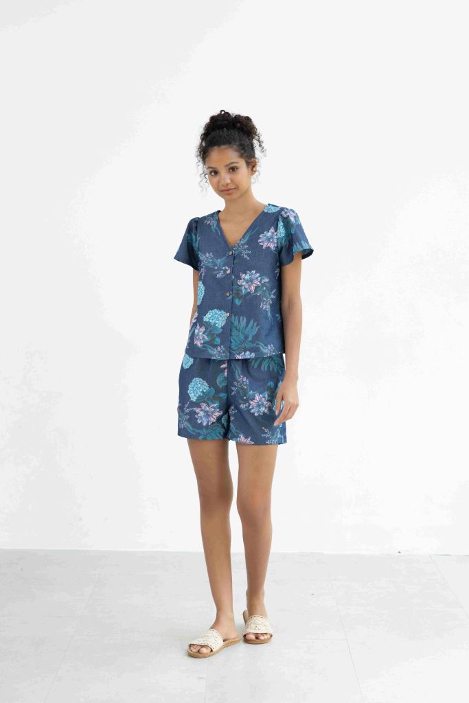 Đồ bộ đùi có tay cổ V hoạ tiết hoa cẩm tú cầu