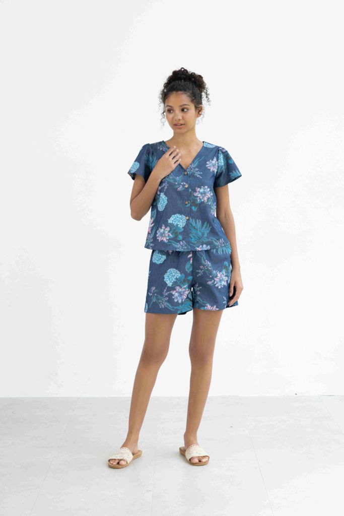 Đồ bộ đùi có tay cổ V hoạ tiết hoa cẩm tú cầu