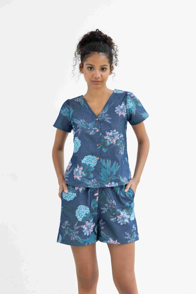 Đồ bộ đùi có tay cổ V hoạ tiết hoa cẩm tú cầu