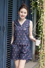 Đồ bộ đùi thiết kế nút chéo hoa đỏ