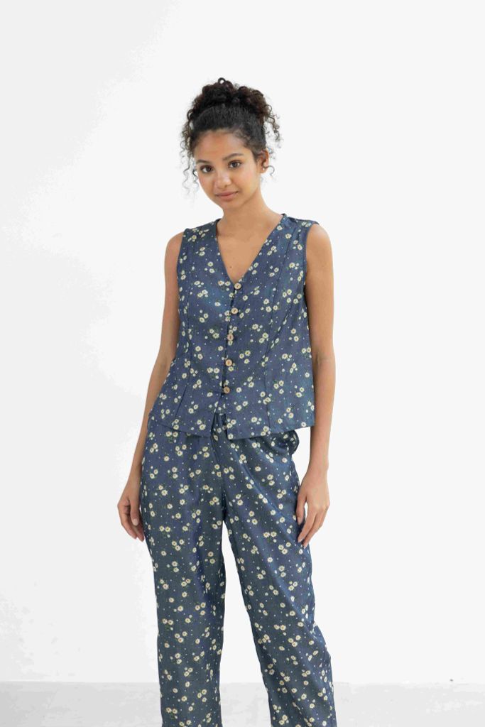 Đồ bộ dài không tay nút gỗ hoa cúc tana