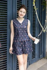 Đồ bộ đùi thiết kế nút chéo hoa đỏ