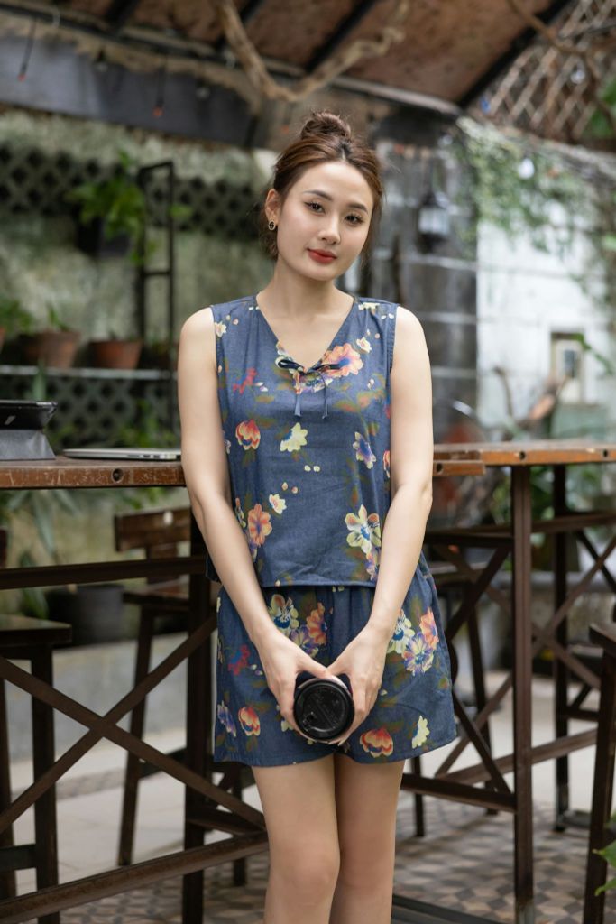 Đồ bộ đùi không tay nơ cổ hoa cát tường