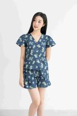 Đồ bộ đùi có tay cổ V hoạ tiết hoa cúc dược