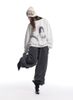 MADE®️| ÁO SWEATER RETRO CHÂN DUNG DÁNG RỘNG UNISEX MADE 241078