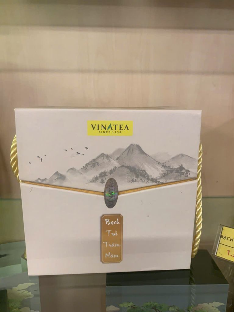 Bạch Trà Trăm Năm