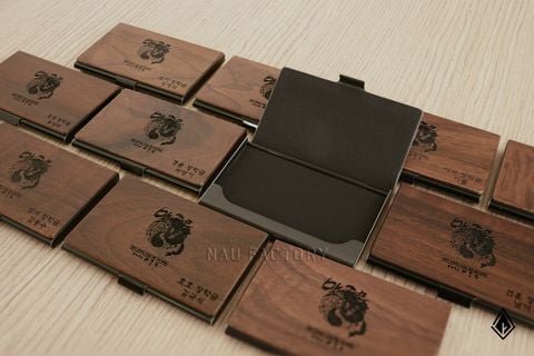 Hộp name card gỗ Walnut | Khắc logo và nội dung chữ Hàn