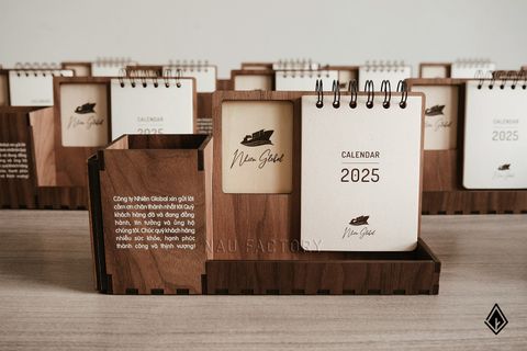 Lịch gỗ khung ảnh | Thiết kế in logo và lời chúc ý nghĩa