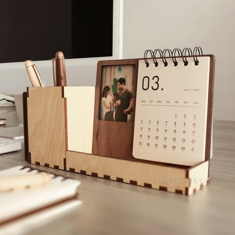 Lịch gỗ khung ảnh 2026 | Beech kết hợp Walnut