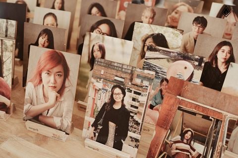 Tranh gỗ để bàn | In logo lên đế gỗ