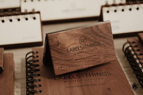 Hộp name card gỗ Walnut | Khắc logo theo yêu cầu