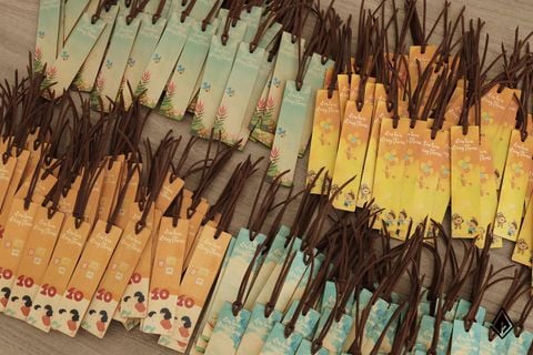 Bookmark gỗ cao cấp | In UV theo yêu cầu