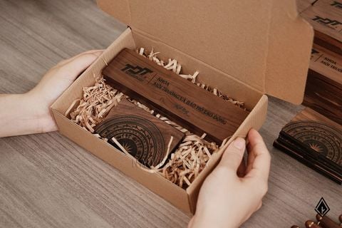 Set hộp Name Card, bút & hộp bút gỗ Walnut | Quà tặng doanh nghiệp sang trọng