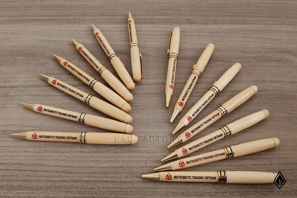 Bút gỗ Maple ngòi Bi | Khắc logo doanh nghiệp
