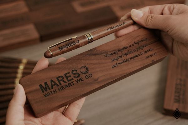 Set sổ, bút & hộp bút gỗ Walnut | In/khắc theo yêu cầu