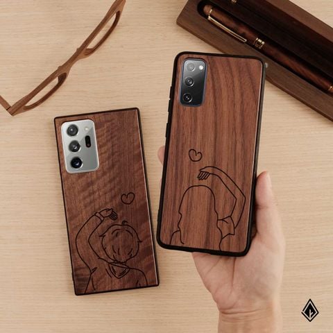 Đôi nam nữ bắn tim