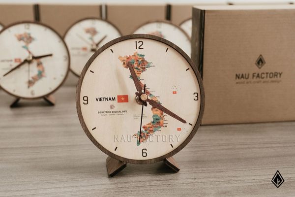 Đồng hồ Việt Nam để bàn | In logo theo yêu cầu