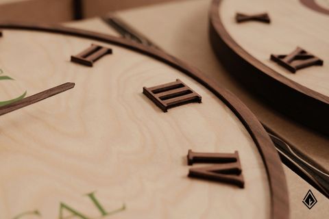 Đồng hồ treo tường thuần gỗ Maple | In logo theo yêu cầu