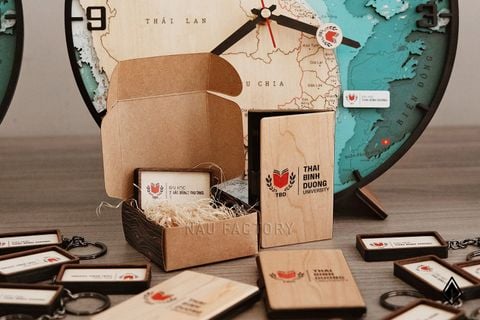 Set đồng hồ 3D Việt Nam, móc khóa, Name Card | Quà tặng doanh nghiệp cao cấp