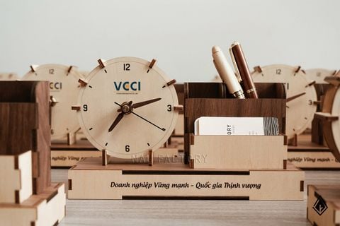 Đồng hồ đa năng | Kết hợp khay bút và hộc đựng namecard