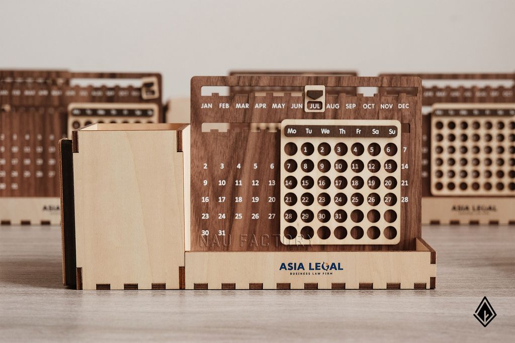 Lịch gỗ vạn niên - In logo doanh nghiệp