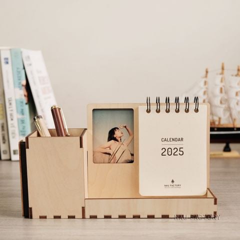 Lịch gỗ khung ảnh 2026 | Beech