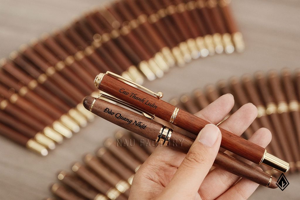 Set Sổ & Bút gỗ Walnut - In/khắc sắc nét theo yêu cầu