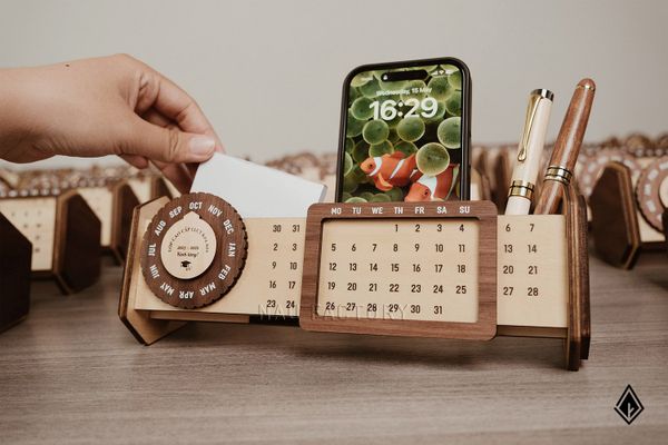 Lịch vạn niên form ngang - In chữ lên vòng xoay theo yêu cầu