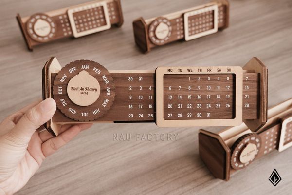 Lịch gỗ vạn niên | In chữ lên vòng xoay tháng