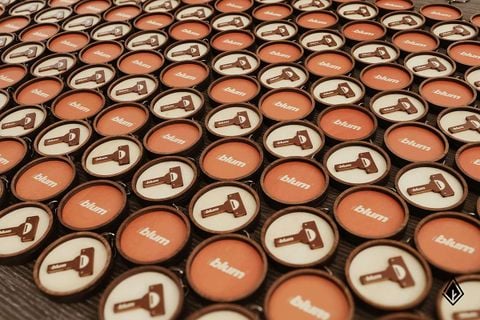 Móc khoá gỗ | Kết hợp in hình và dán nổi 3D