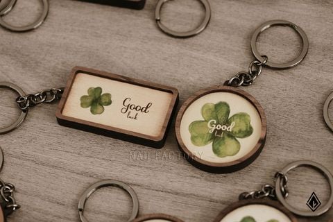 Móc khoá gỗ Cỏ bốn lá in hình theo yêu cầu