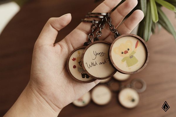 Móc khoá gỗ in hình chibi 2 mặt