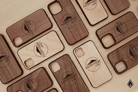 Ốp lưng gỗ khắc logo