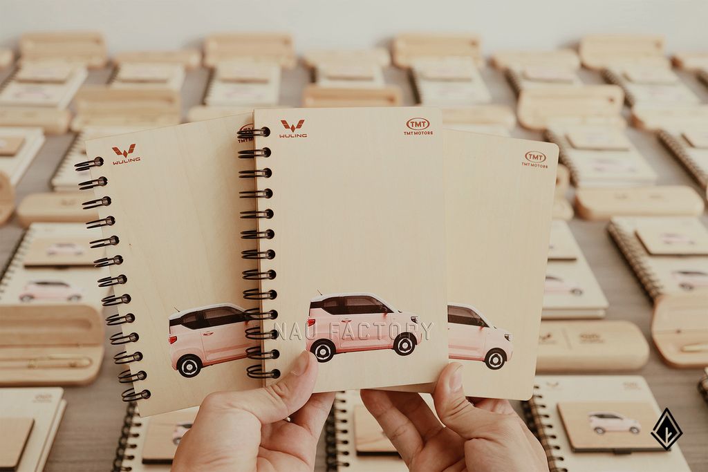 Set sổ, bút & hộp bút gỗ Maple | Đóng gói hộp quà in logo