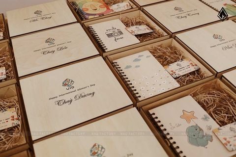Set quà tặng gỗ | Sổ tay & thiệp in UV