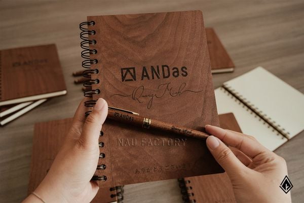 Set sổ và bút gỗ Walnut | In/khắc tên, logo doanh nghiệp