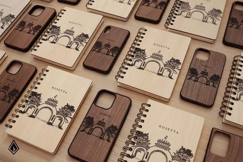 Ốp lưng gỗ khắc logo