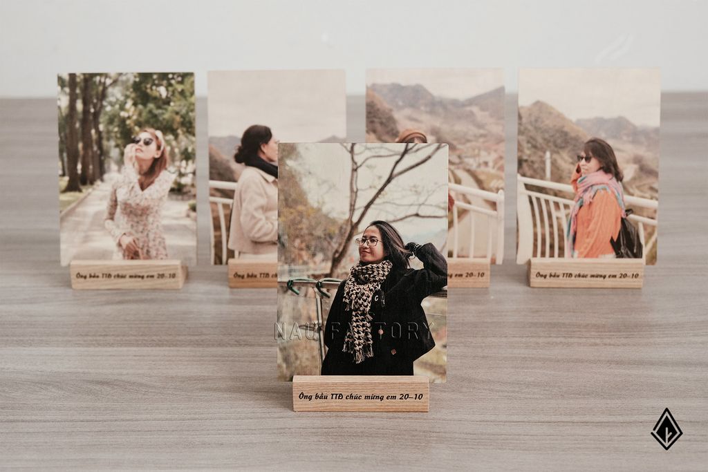 Tranh gỗ để bàn | In chữ lên đế gỗ Ash