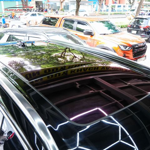 Dán phim PPF TPU SUNROOF cách nhiệt cửa sổ trời xe Volvo XC90 T6 AWD 2024