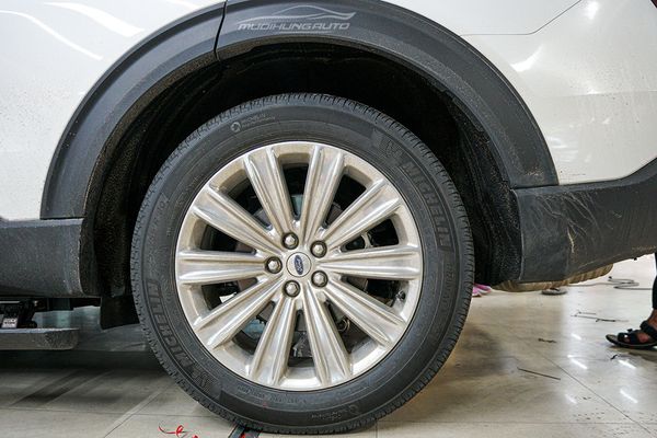 Lắp Chắn Bùn Cho Xe Ford Explorer Cao Cấp Tại TPHCM