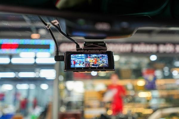 Lắp Camera Hành Trình Trước Sau Vietmap Speedmap M1 Cho Xe Toyota Camry 2022