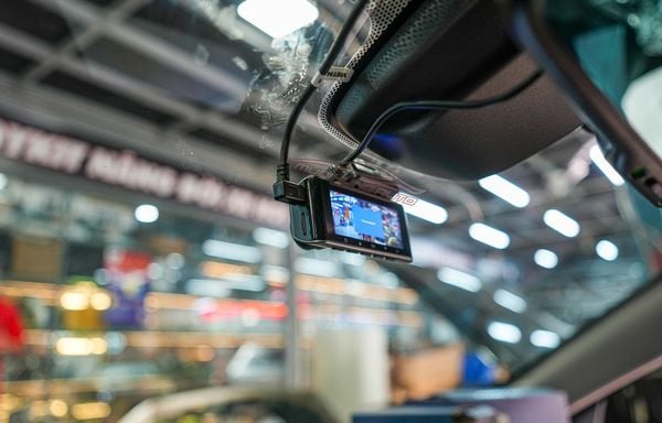 Lắp Camera Hành Trình Trước Sau Vietmap Speedmap M1 Cho Xe Toyota Camry 2022